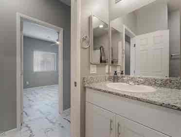 Room in lovely 2 story townhouse