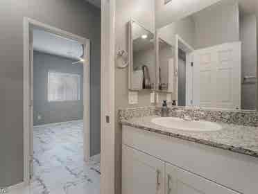Room in lovely 2 story townhouse