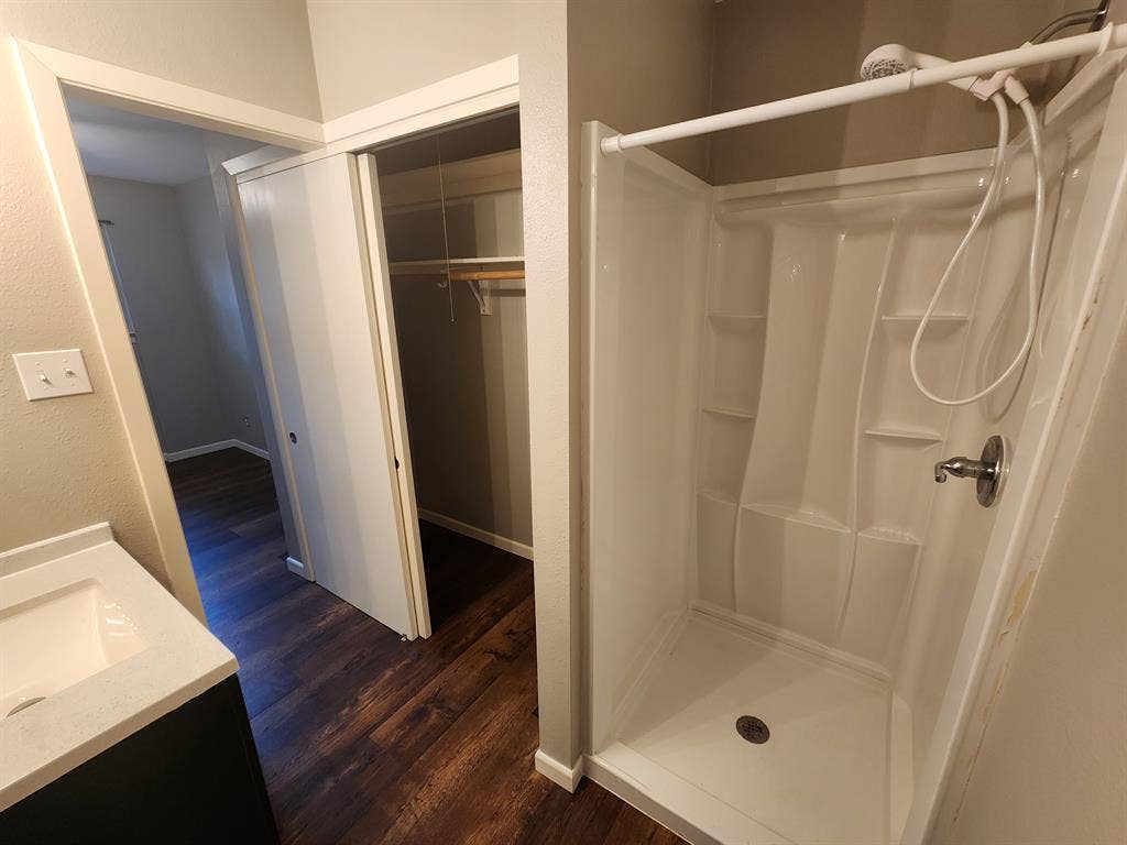 Bedroom w/private bath in Garland