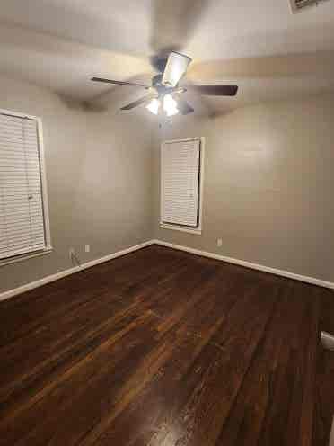 Bedroom w/shared bath in Garland