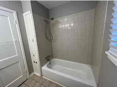 Bedroom w/shared bath in Garland