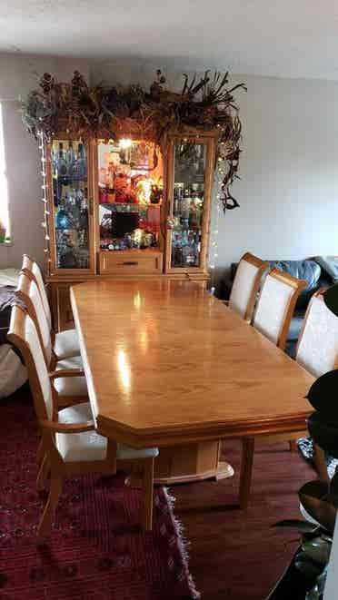 Large furnished room in dream house