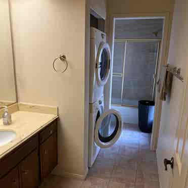Room/Bathroom/Office