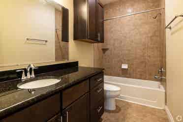 2 bedroom apartment roommate