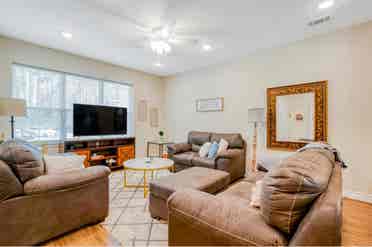 2 bedroom apartment roommate