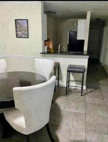 1 room left walk in in closet