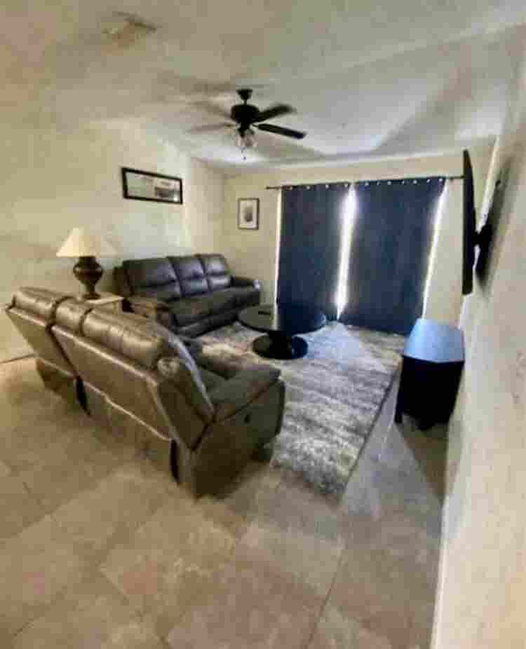 1 room left walk in in closet