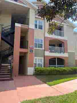 1 room left walk in in closet