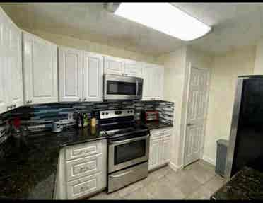 1 room left walk in in closet