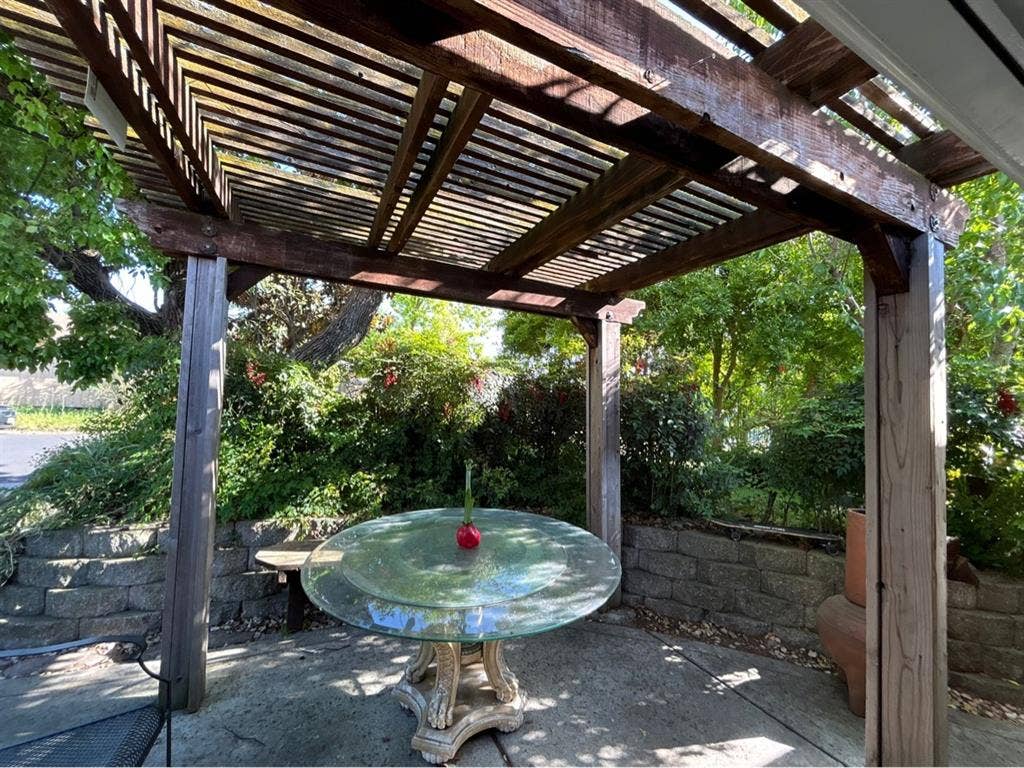 Room for rent/ Cuarto en renta