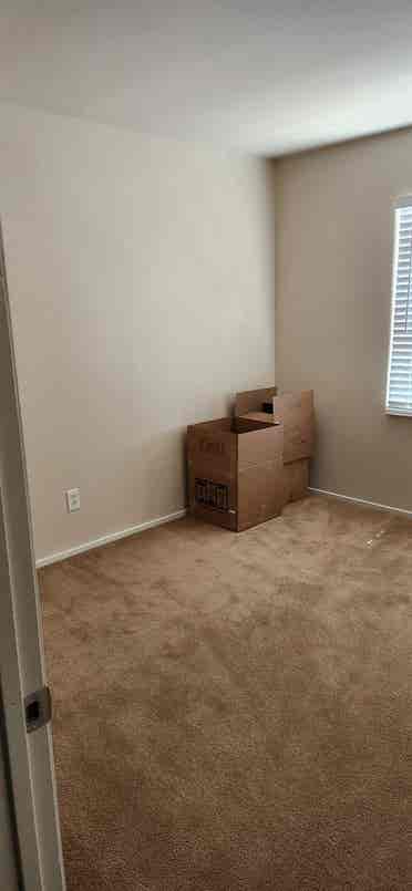 Unfurnished room upstairs