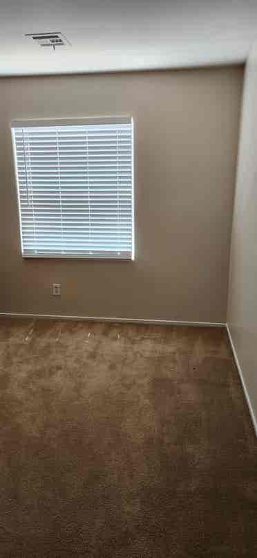 Unfurnished room upstairs