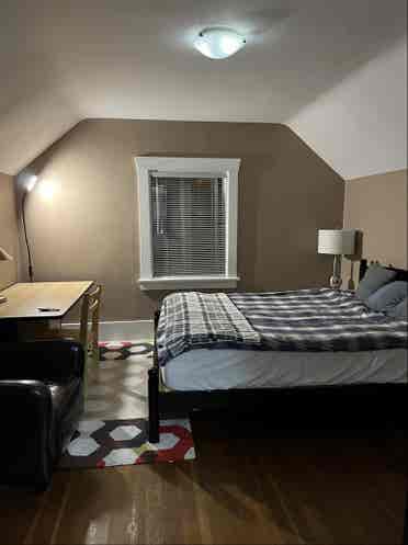 Furnished large room in 4BR suite