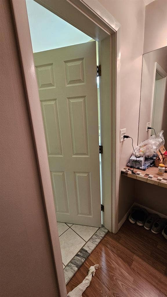 Master bedroom (private bathroom)