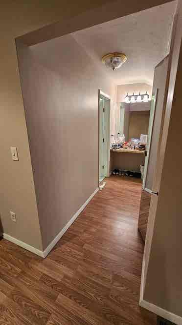Master bedroom (private bathroom)