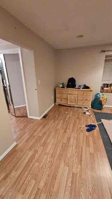 Master bedroom (private bathroom)