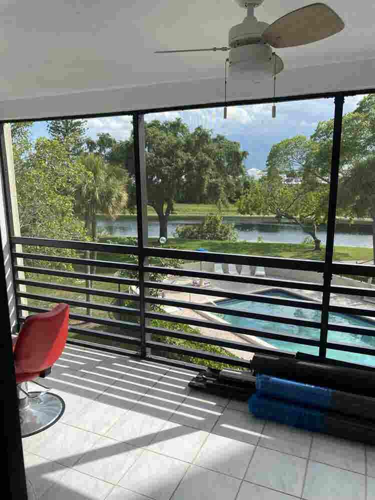 Private BR and BA Near Palm Aire