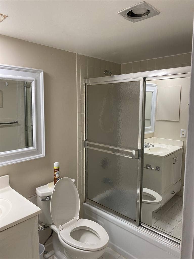 Private BR and BA Near Palm Aire