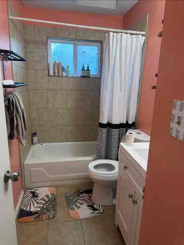 Unfurnished room in housee