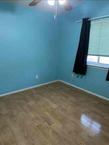 Unfurnished room in house