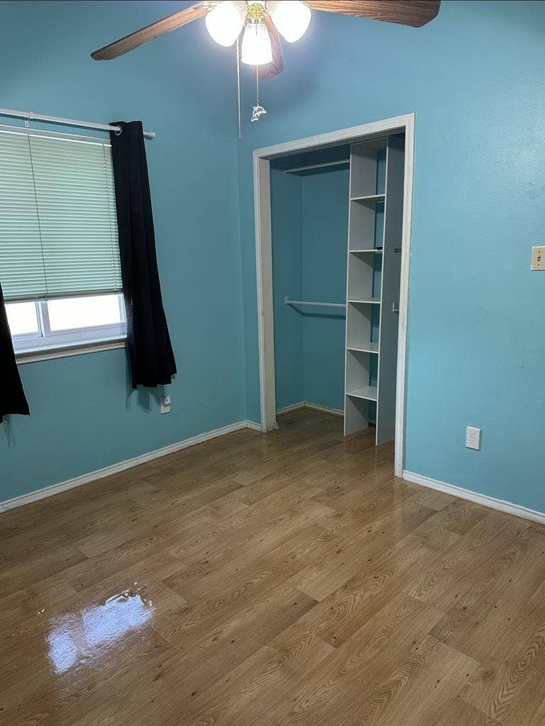 Unfurnished room in house