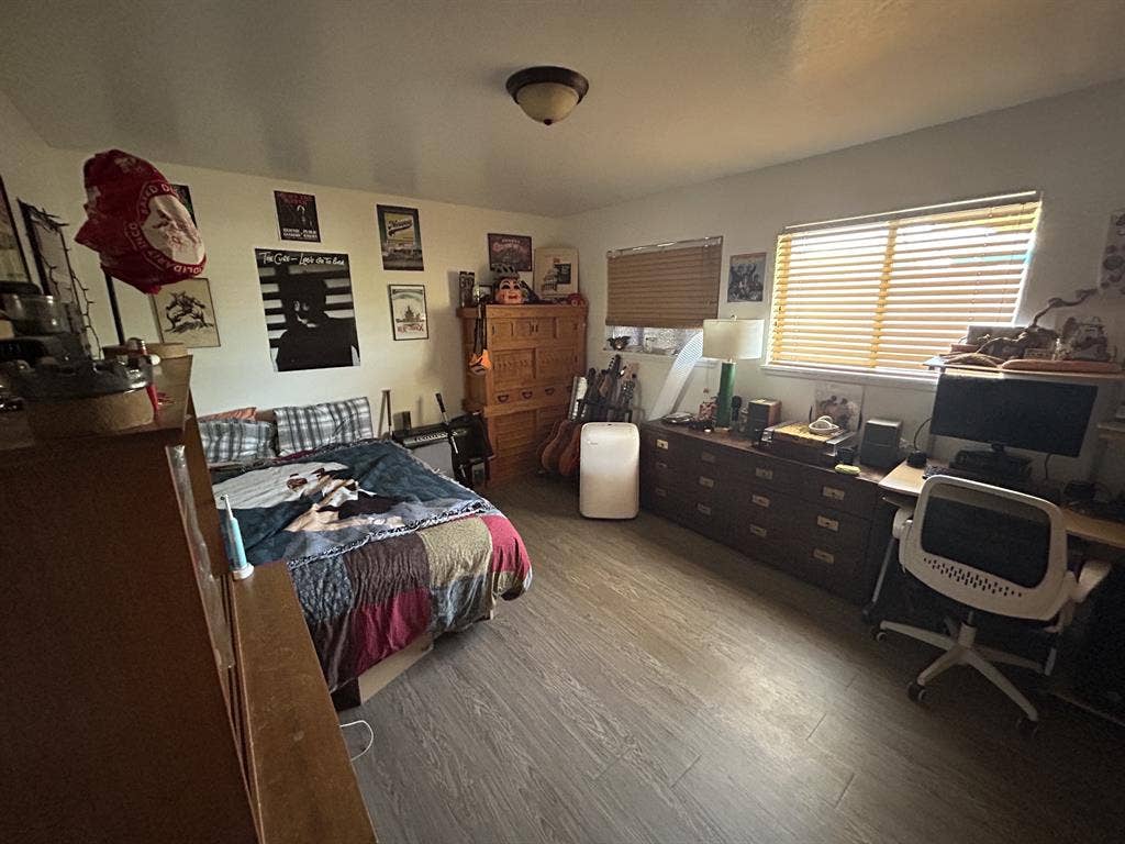 Room in b apartment for rent!