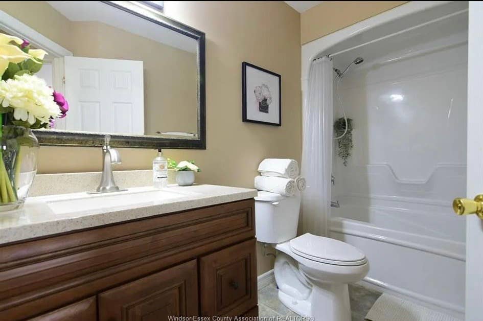 bath upper unit for rent