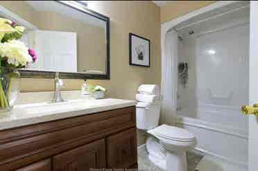 bath upper unit for rent