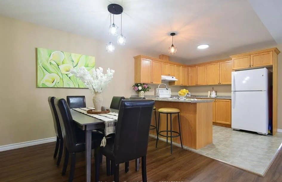 bath upper unit for rent