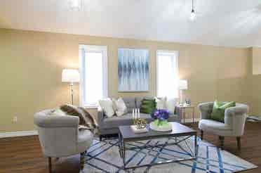 bath upper unit for rent
