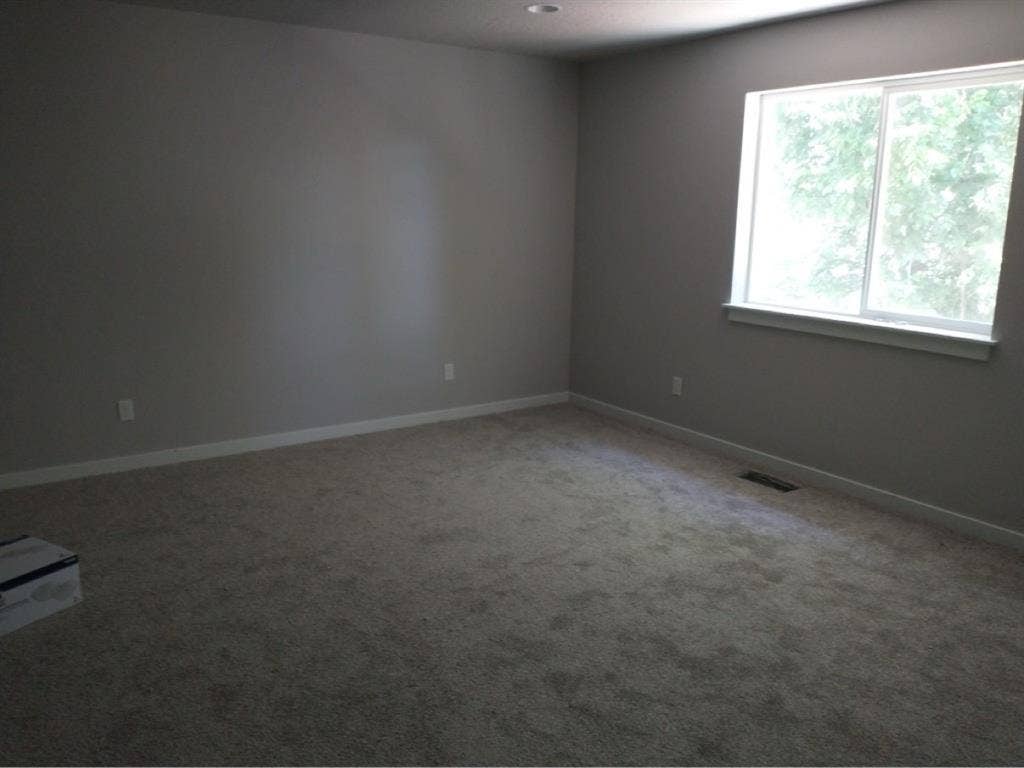 2 Rooms for rent!