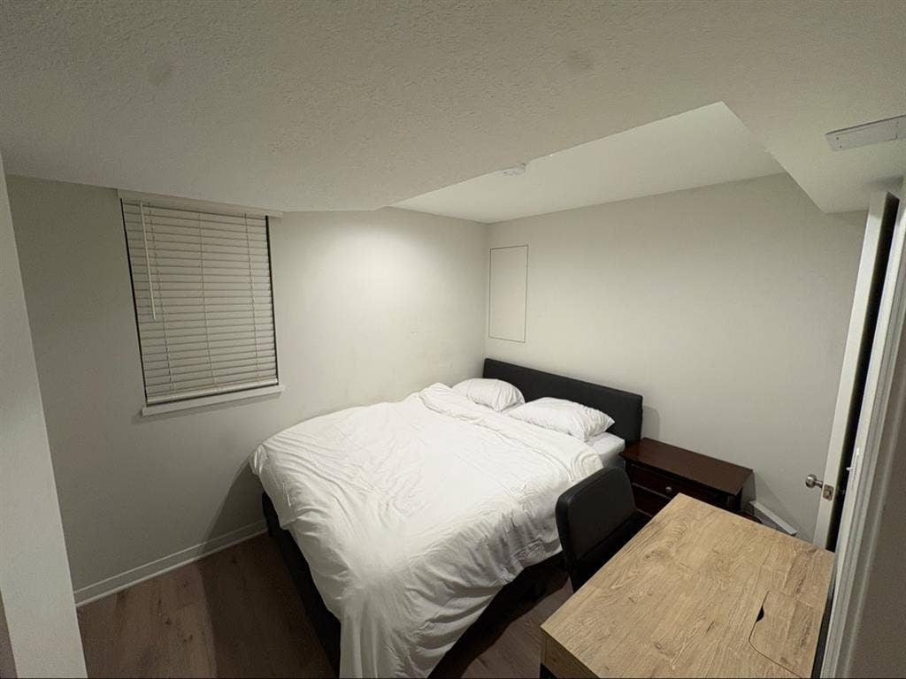 One Room Near UST (Only June+Aug)