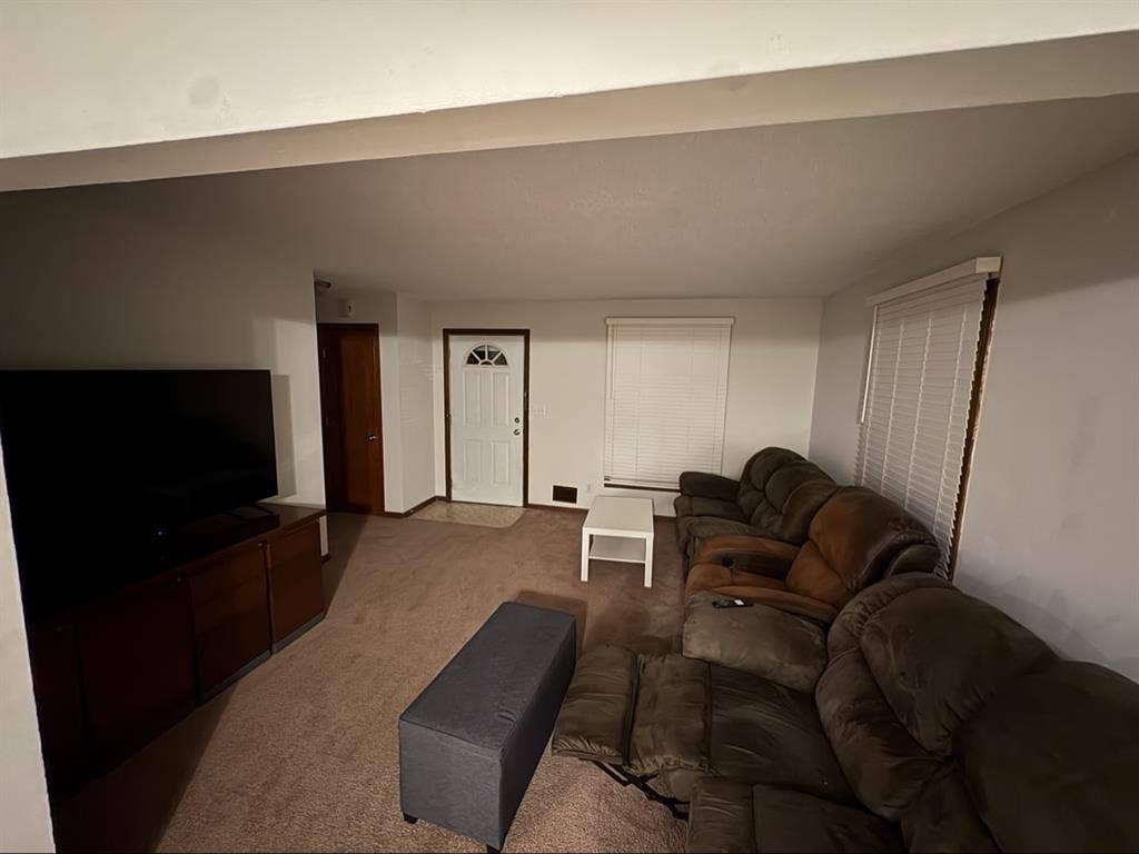 One Room Near UST (Only June+Aug)