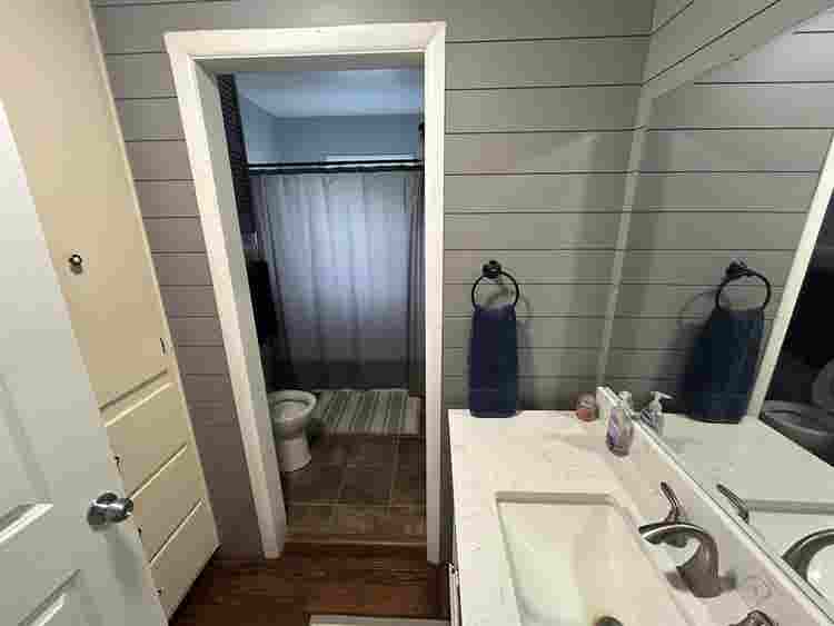 Looking for roommate in 3 bed house