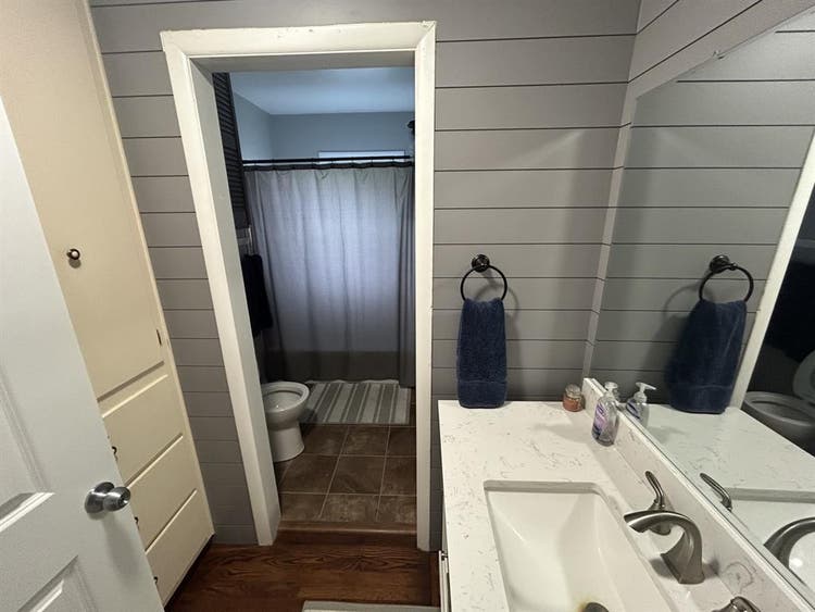 Looking for roommate in 3 bed house
