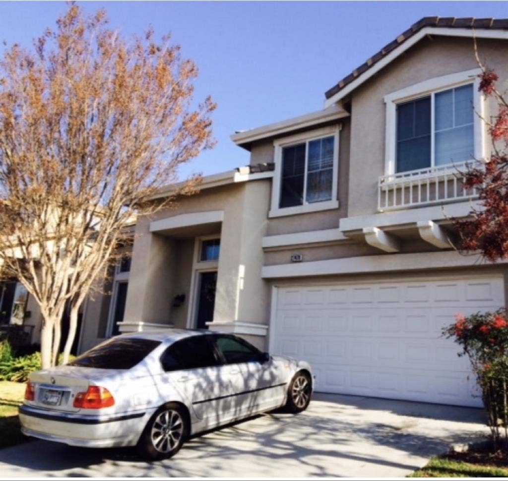Room available for rent in Hayward