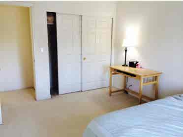 Room available for rent in Hayward
