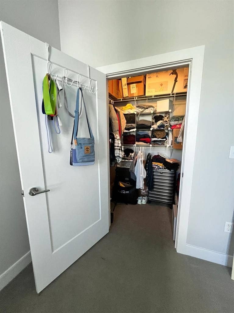 Looking for roommates
