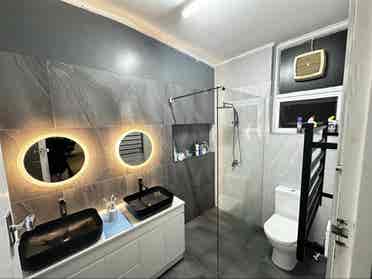 Well- Furnished room available