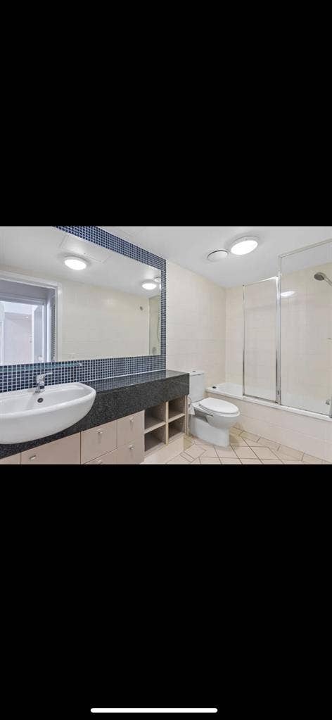 Single Room Available in Bowen Hill