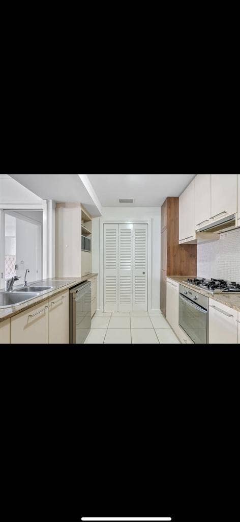 Single Room Available in Bowen Hill