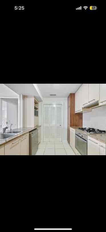 Single Room Available in Bowen Hill