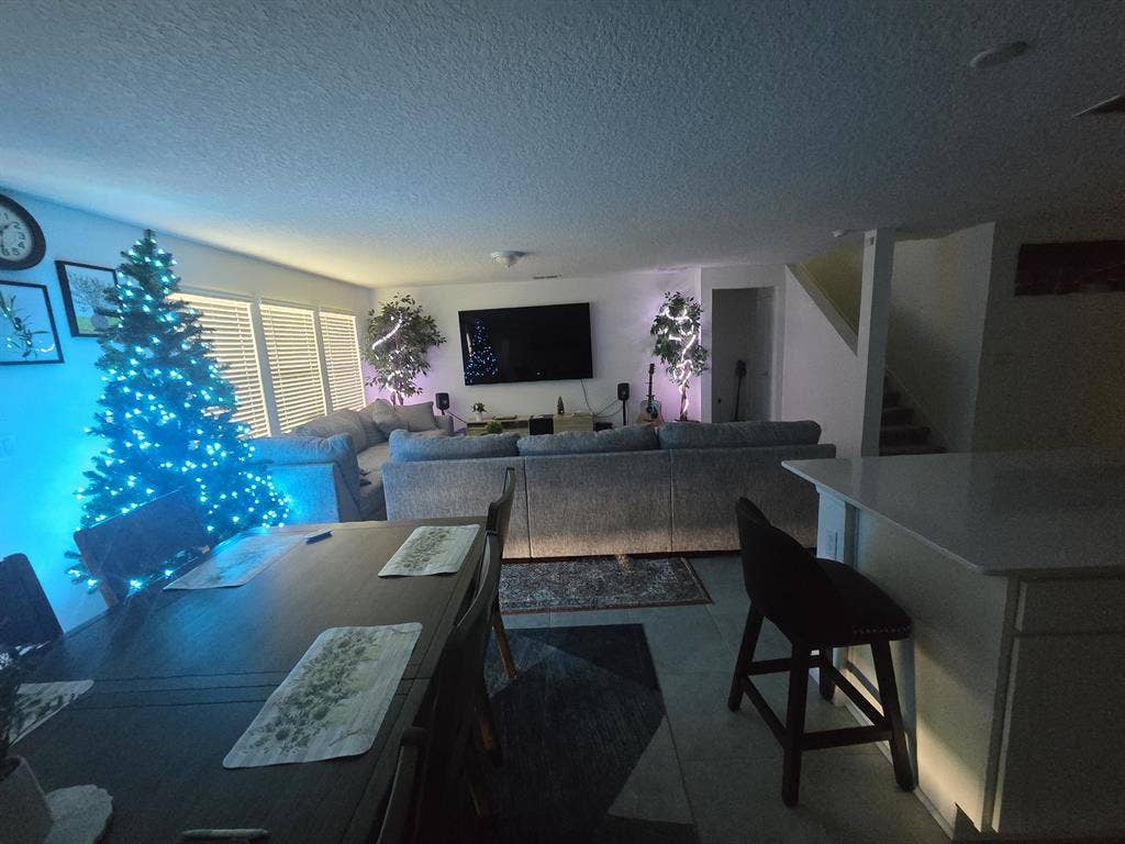 Room avaliable new house !!!!