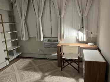 2nd bedroom in apartment near LUC