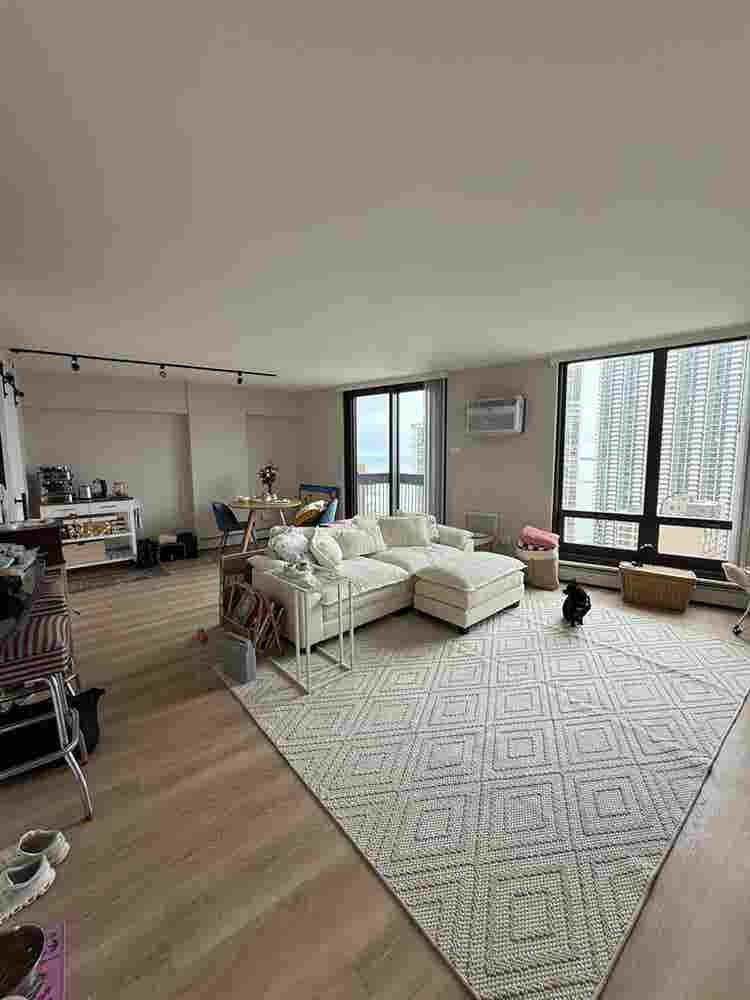 2nd bedroom in apartment near LUC