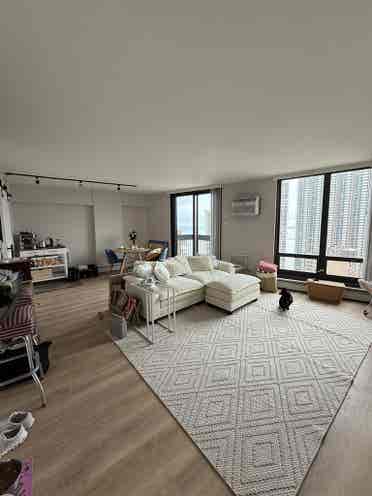 2nd bedroom in apartment near LUC