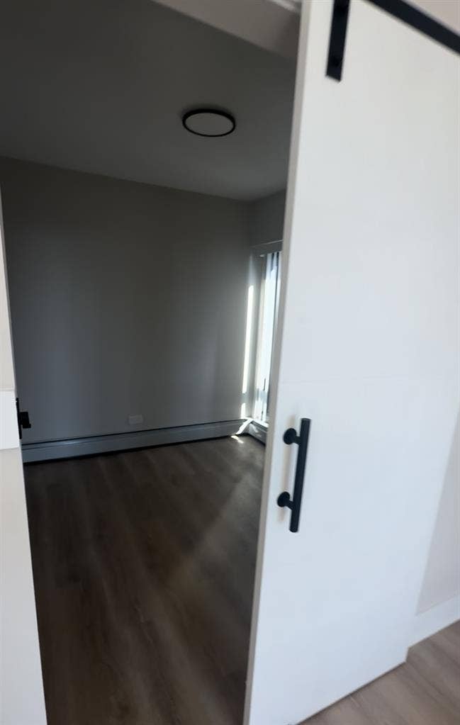 2nd bedroom in apartment near LUC