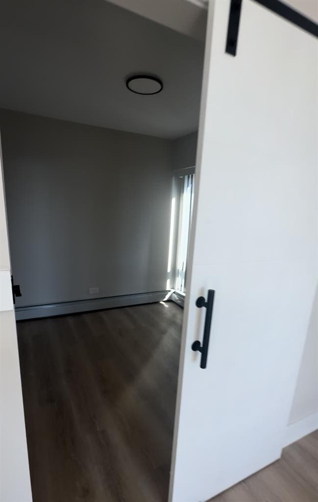 2nd bedroom in apartment near LUC