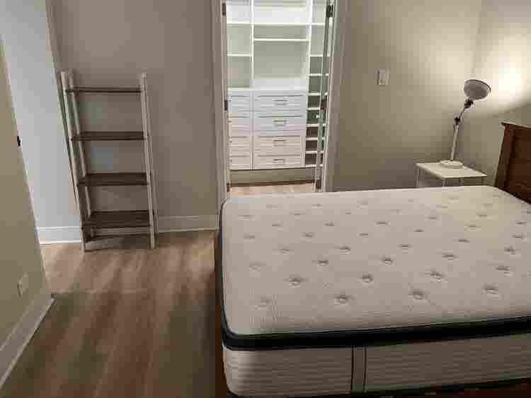 2nd bedroom in apartment near LUC
