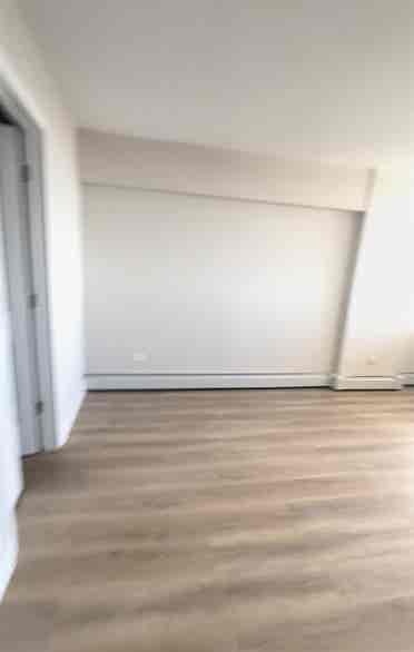 2nd bedroom in apartment near LUC